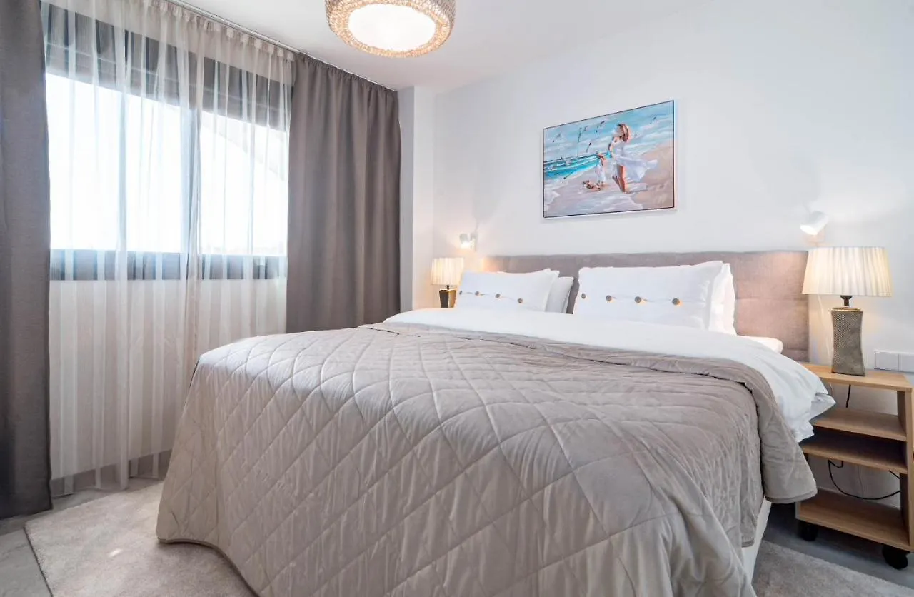 Inf26H- Comfortable And Spacious City Apartment Estepona