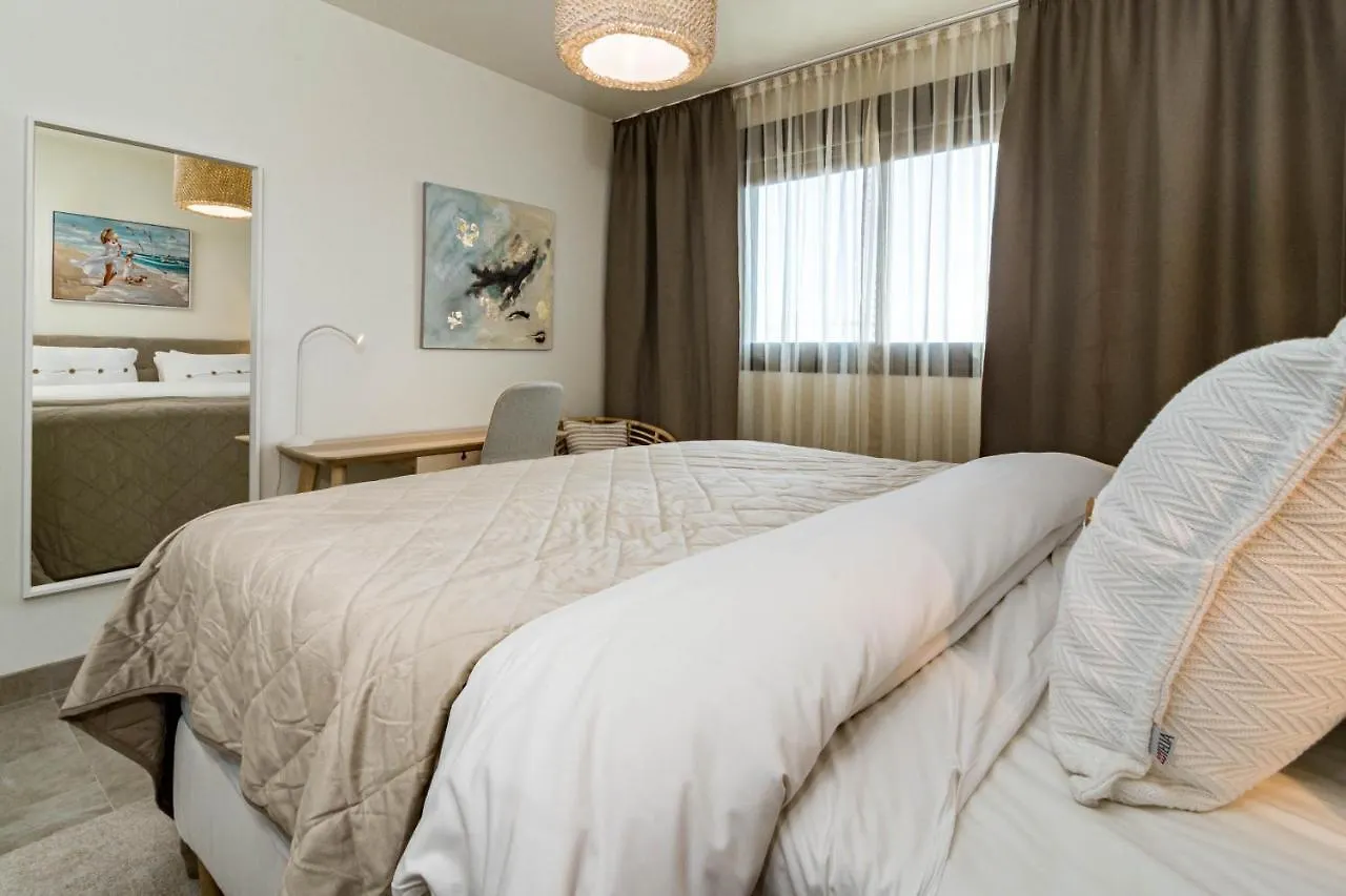 Inf26H- Comfortable And Spacious City Apartment Estepona Spain